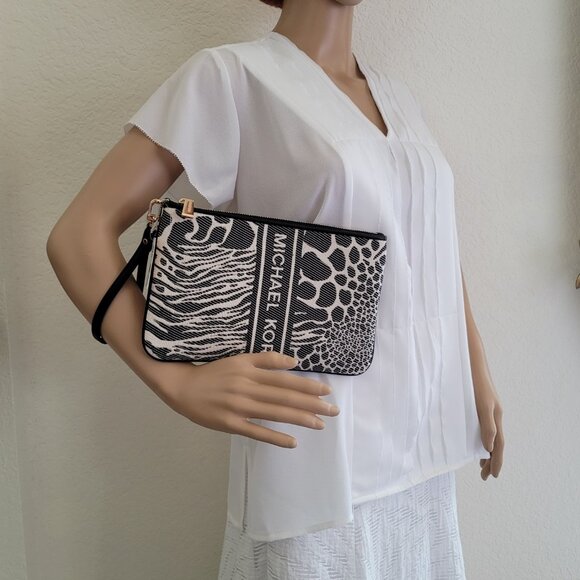 MICHAEL KORS Jet Set Charm Signature Logo Wristlet/Pouch- Black Multi - Picture 16 of 16